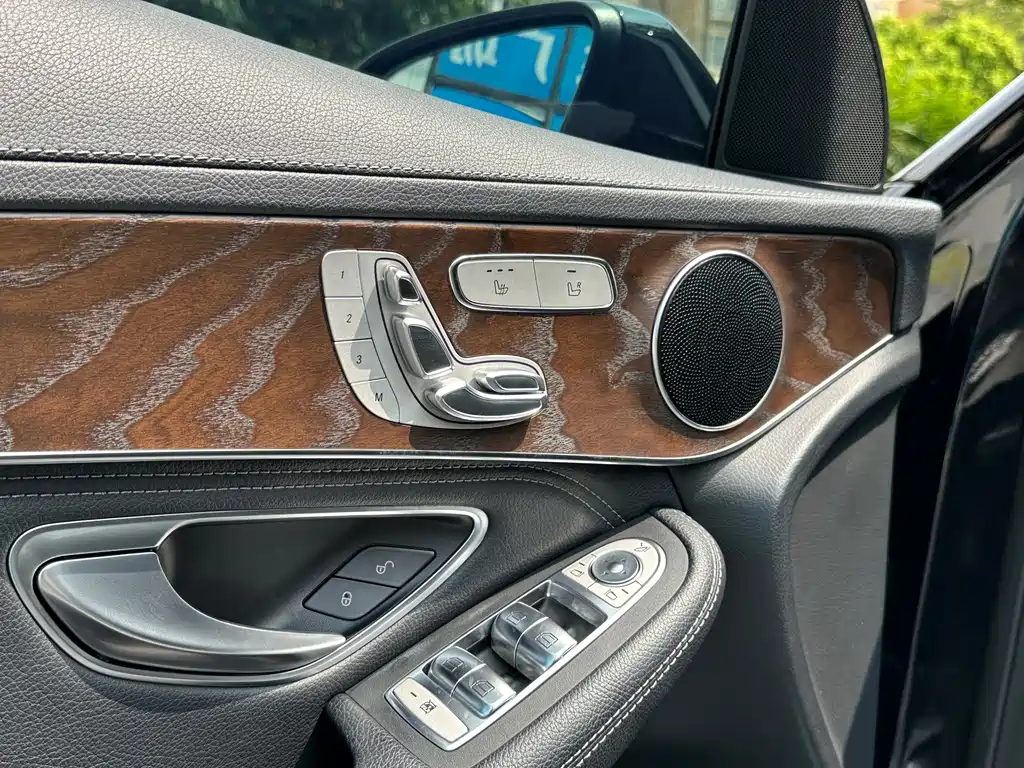 Mercedes-Benz GLC — миниатюра 7