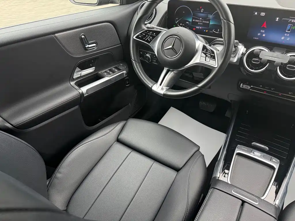 Mercedes-Benz GLB — миниатюра 15
