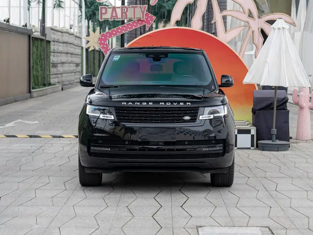 Land Rover Range Rover 2023 3.0 L6 360PS