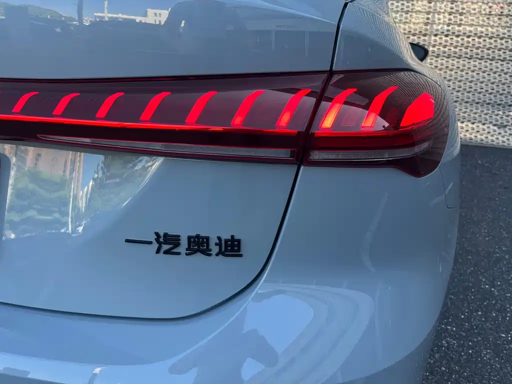Audi Audi A5L — миниатюра 13