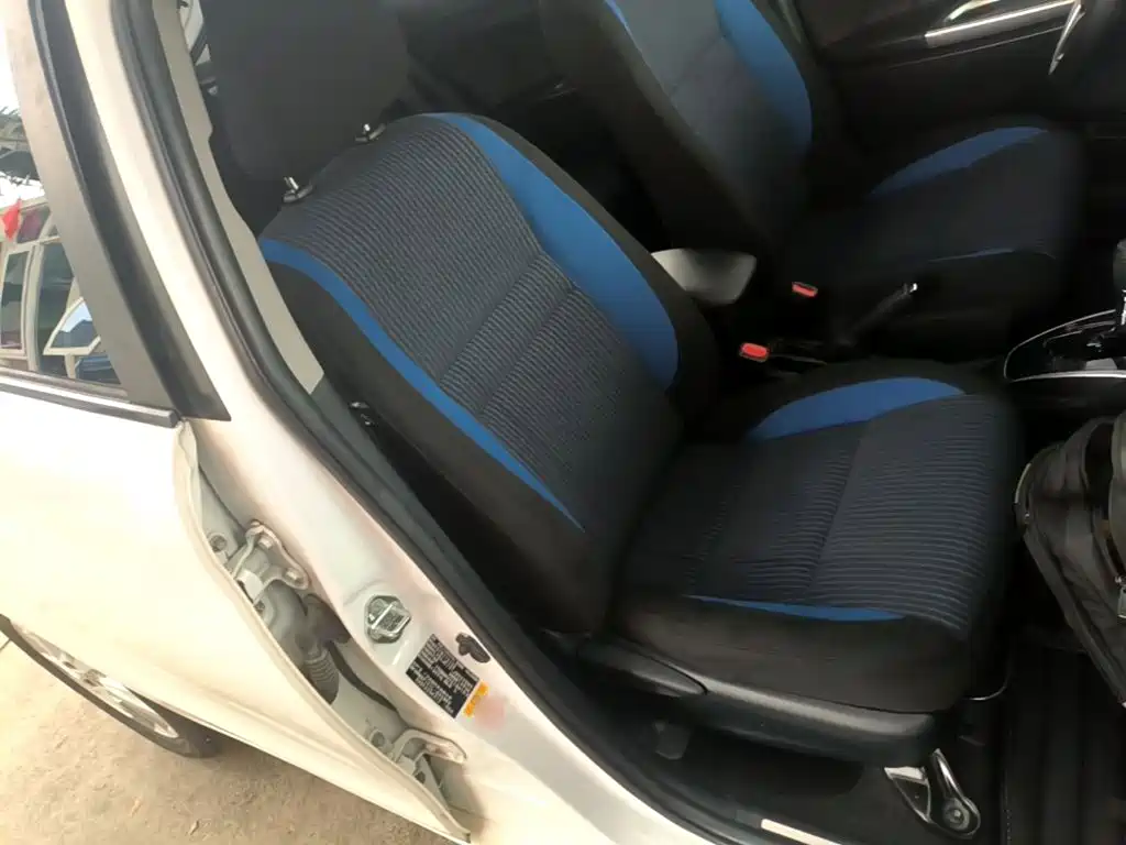 Toyota Yaris L — миниатюра 25