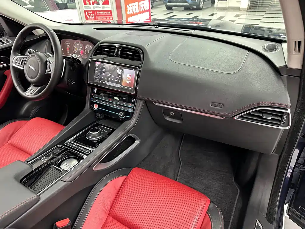 Jaguar F-PACE — миниатюра 30