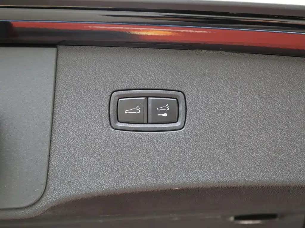 Porsche Cayenne — миниатюра 11