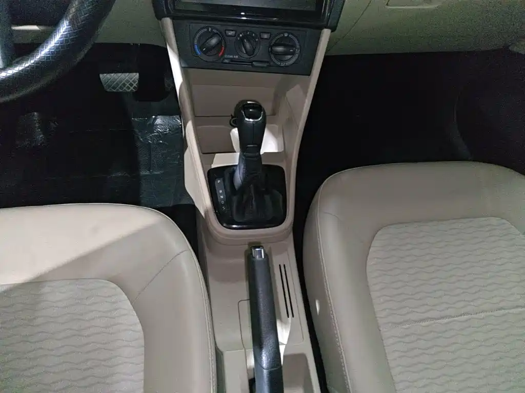 Skoda Rapid — миниатюра 14