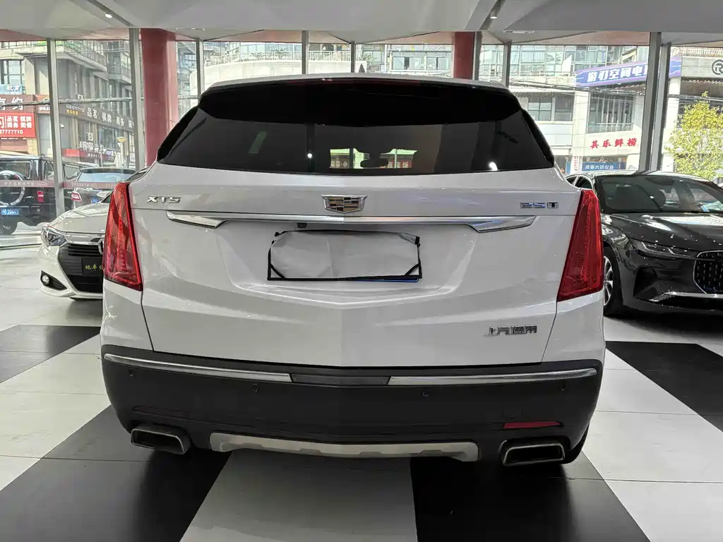 CADILLAC XT5
