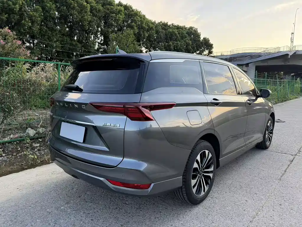 Wuling Victory — миниатюра 18