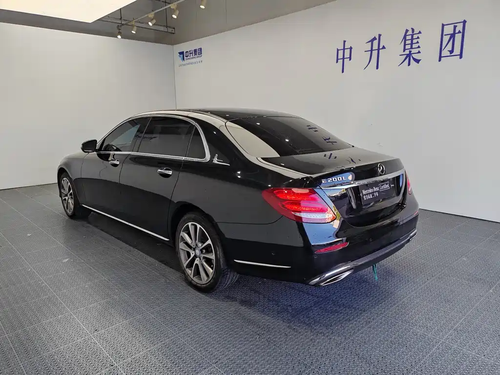 Mercedes-Benz E-Class — миниатюра 4
