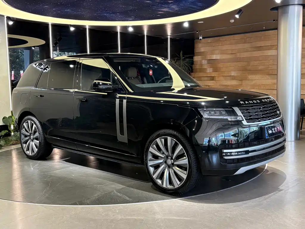 Land Rover Range Rover 2025 3.0 L6 400PS Long Wheelbase