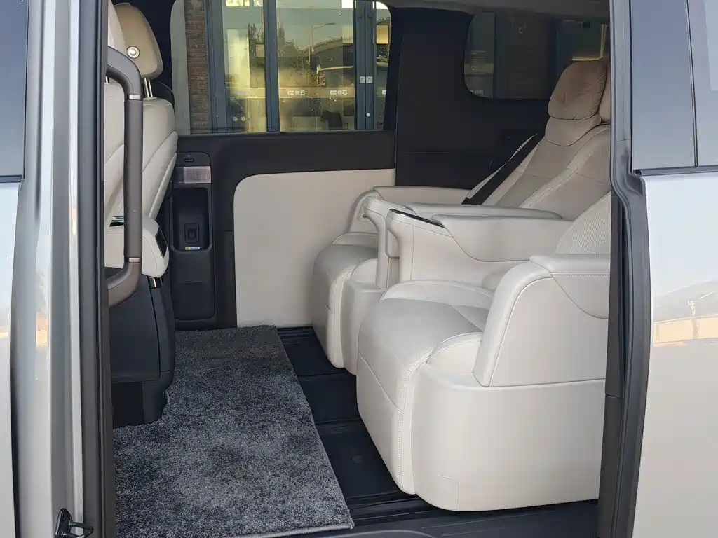 Li Auto Li MEGA — миниатюра 23