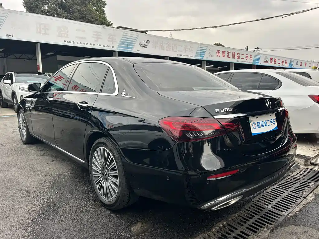 MERCEDES-BENZ E CLASS