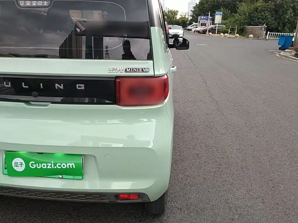 Wuling MINIEV — миниатюра 8