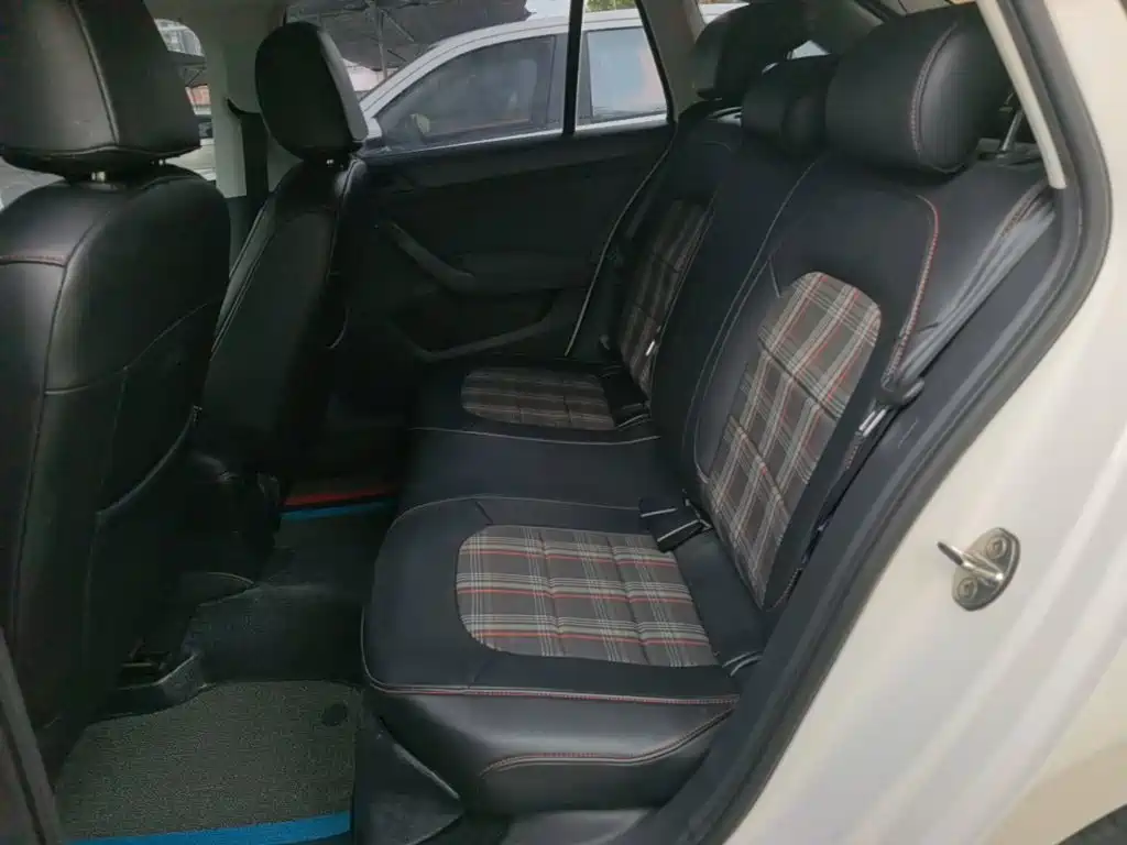 Skoda Rapid Spaceback — миниатюра 17