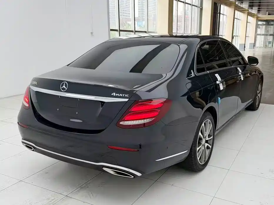 Mercedes-Benz E-Class — миниатюра 9