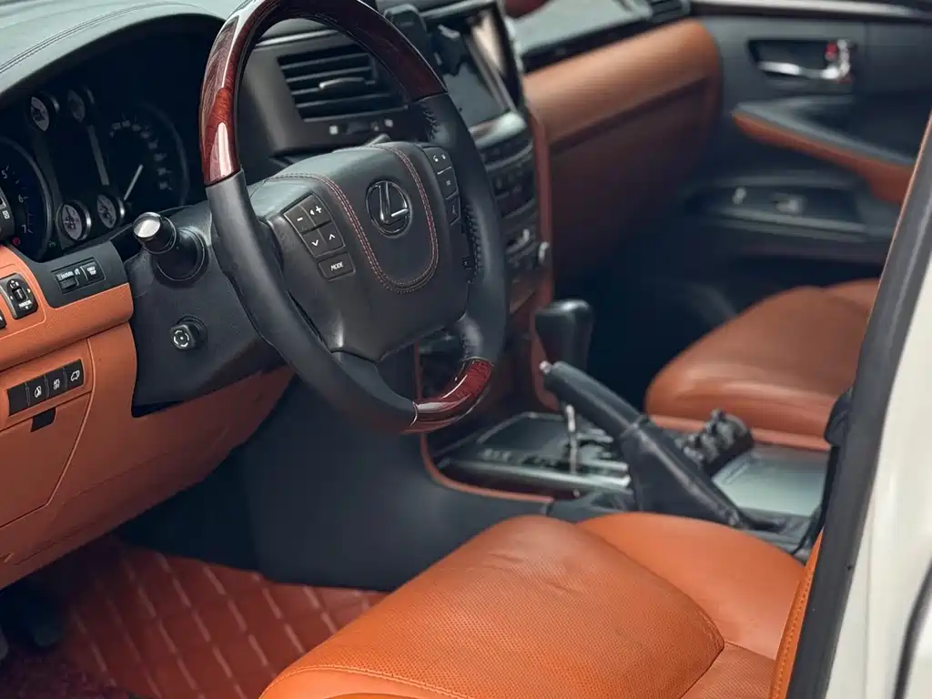 Lexus LX — миниатюра 6