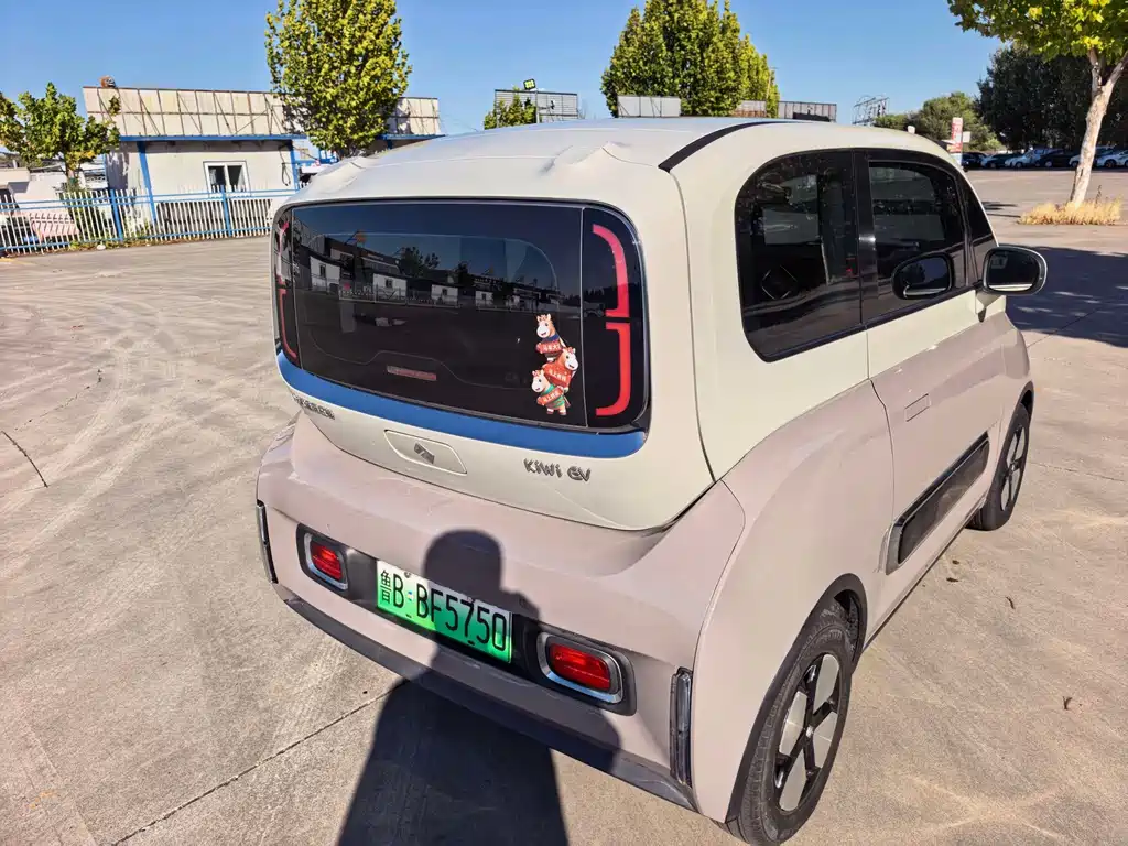Baojun KiWi EV — миниатюра 7