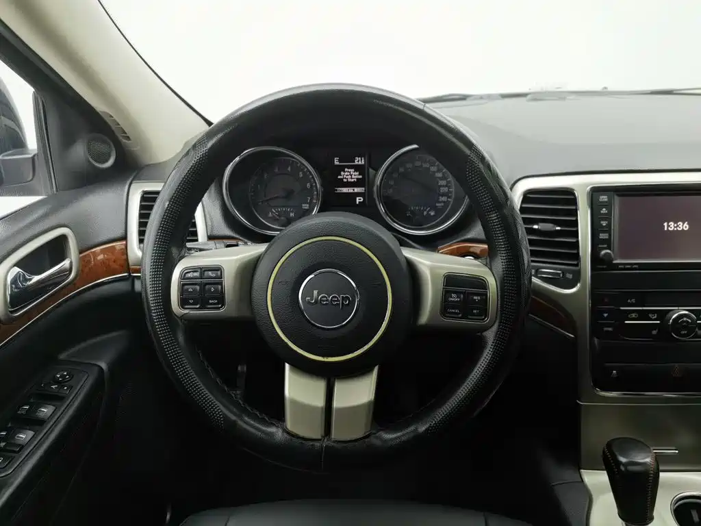 Jeep Grand Cherokee (Import) — миниатюра 11