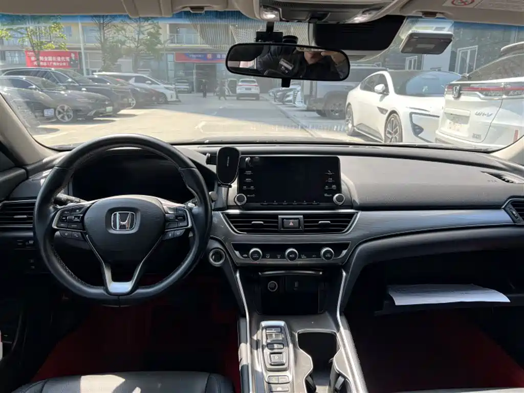Honda Accord — миниатюра 7