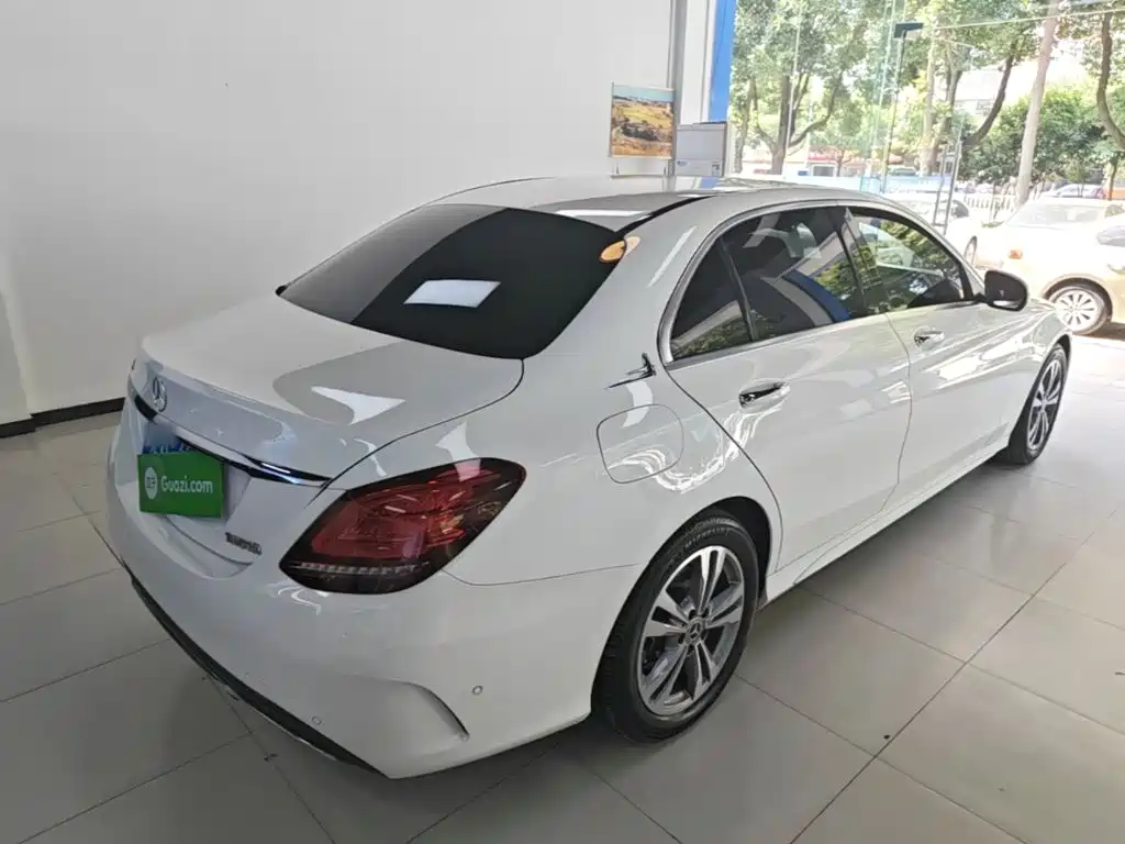 Mercedes-Benz C-Class — миниатюра 7