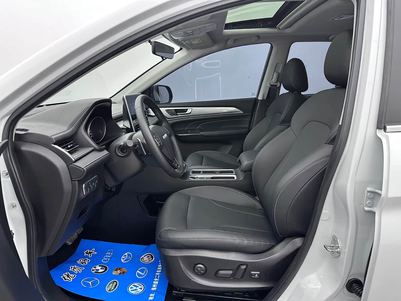 Haval Haval M6 1.5 л 2022 г. Белый, пробег 4000 км