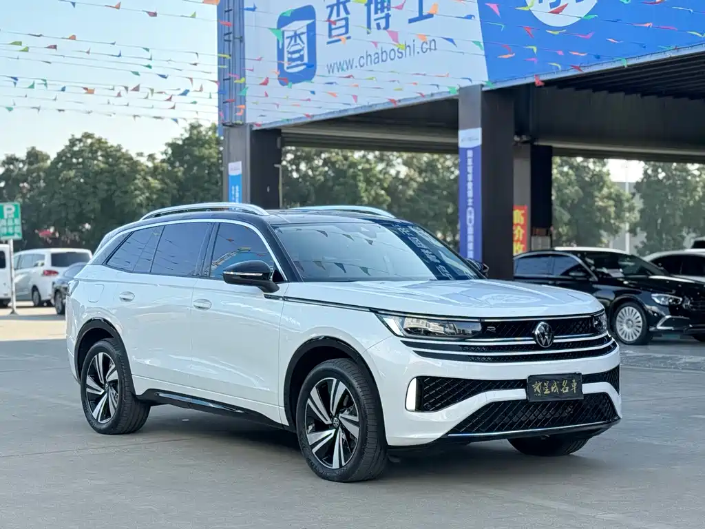 Volkswagen Tavendor 2023 380TSI R-Line