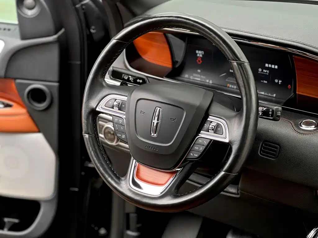 Lincoln Navigator — миниатюра 16