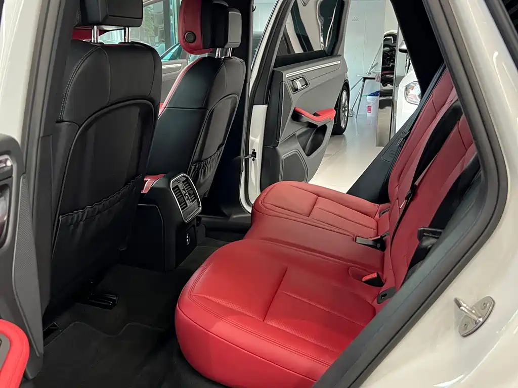 Porsche Macan — миниатюра 11