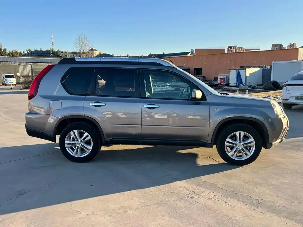 Nissan X-Trail — миниатюра 6