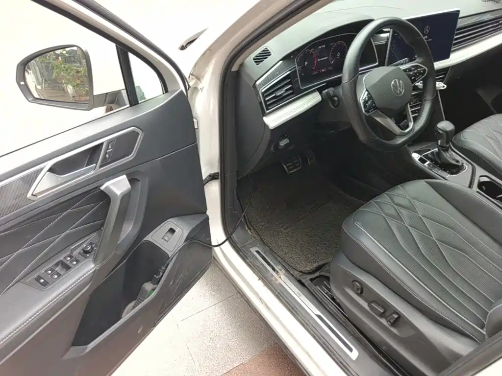 Volkswagen Tiguan L — миниатюра 16