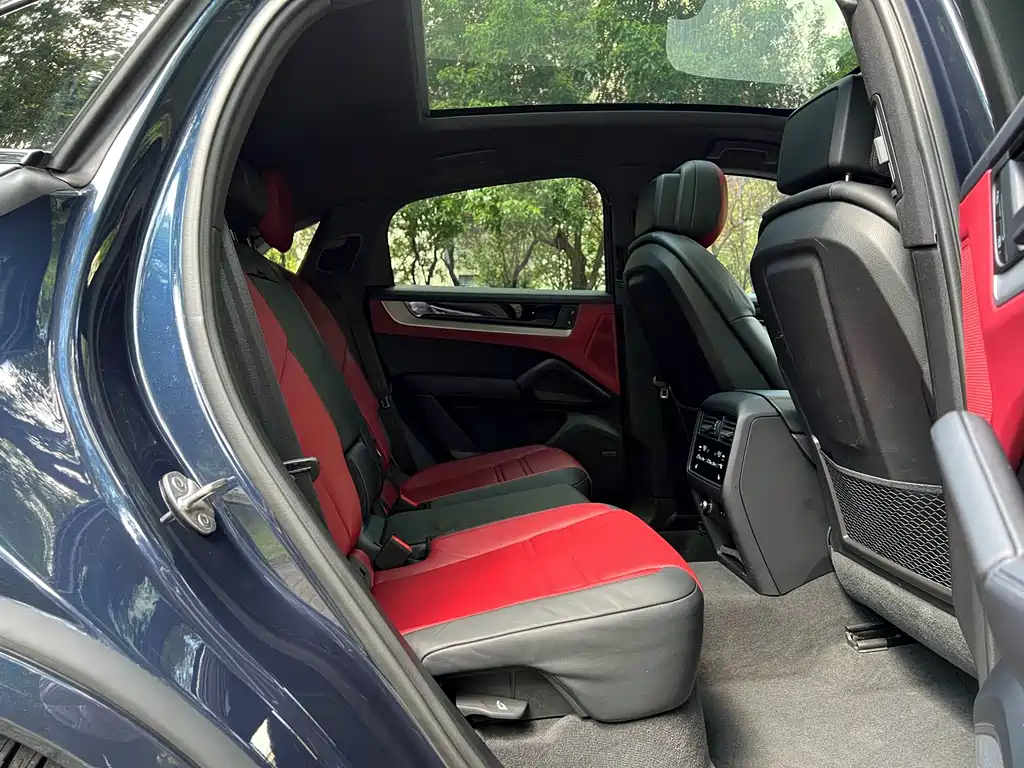 Porsche Cayenne — миниатюра 13