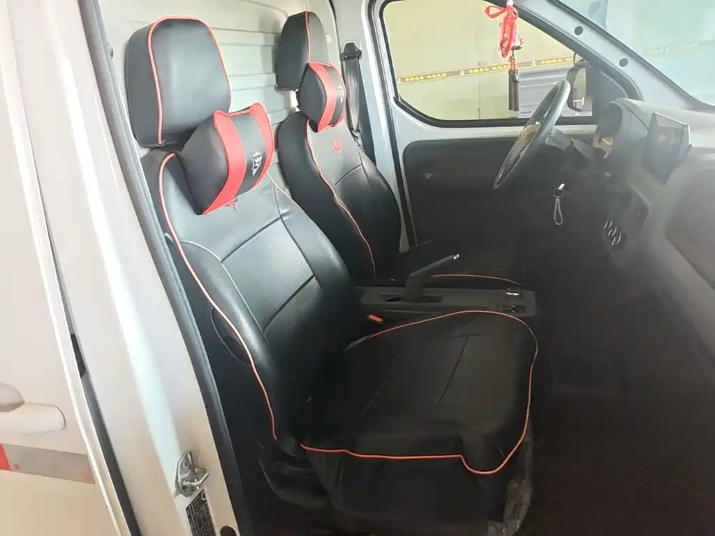 Wuling Yangguang — миниатюра 25