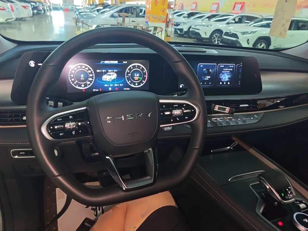 CHERY Tiggo 5x 1.5 л 2025 г. Серебристо-серый, пробег 14000 км