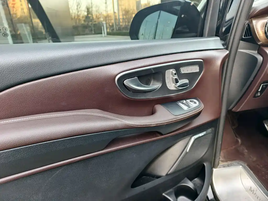 MERCEDES-BENZ V CLASS