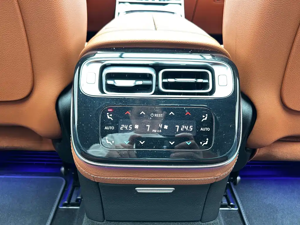 Mercedes-Benz S-Class — миниатюра 22
