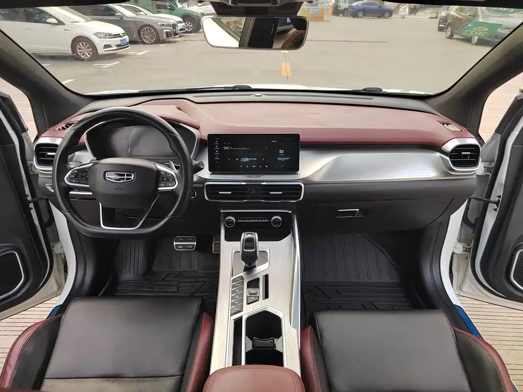 Geely Binyue — миниатюра 4
