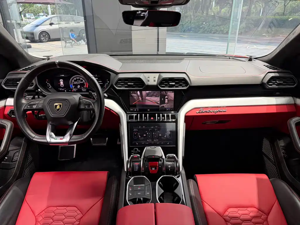Lamborghini Urus — миниатюра 8