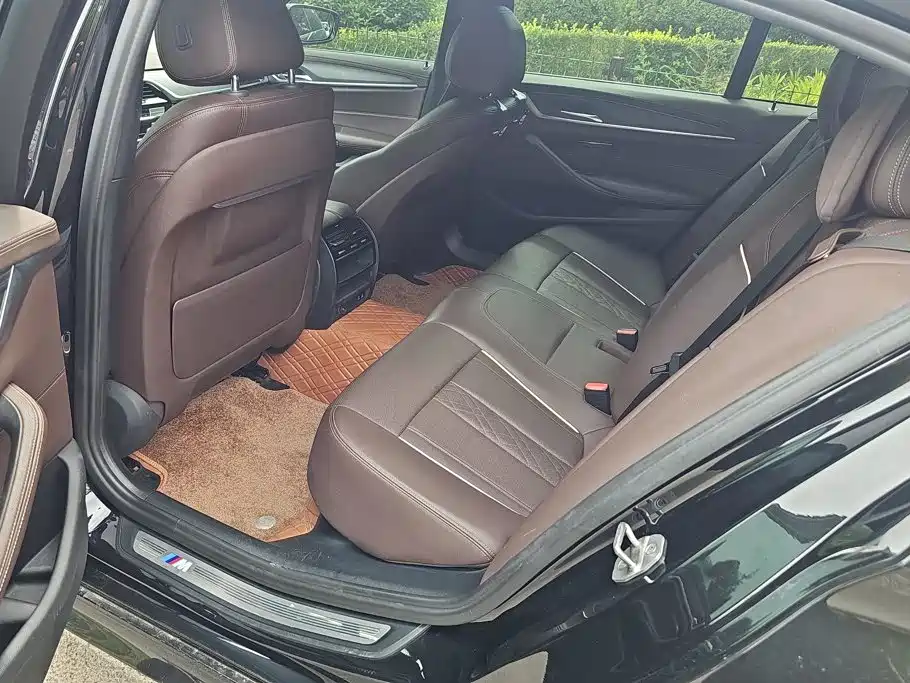 BMW 5 Series New Energy — миниатюра 10