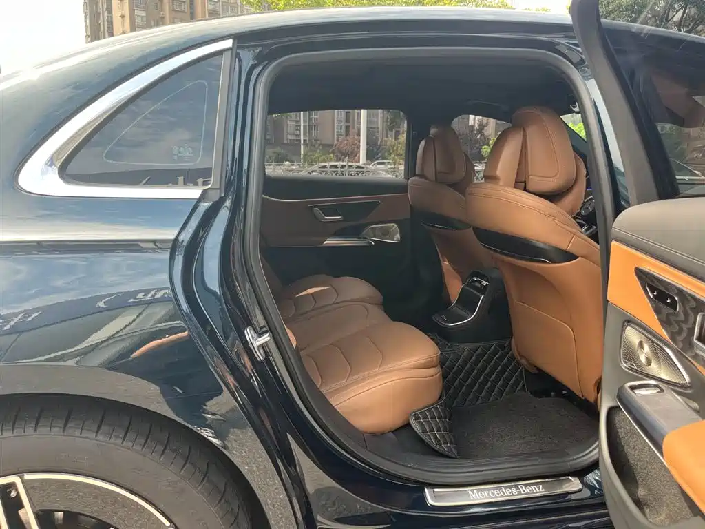 Mercedes-Benz E-Class — миниатюра 12