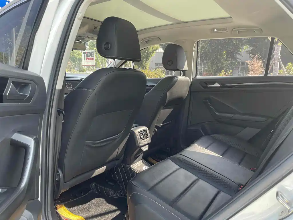 Volkswagen T-Roc 2022 280TSI DSG PLUS