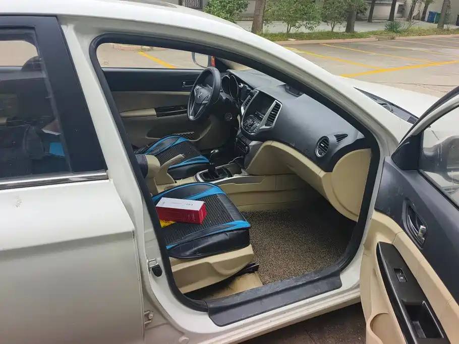Changan Eado — миниатюра 8