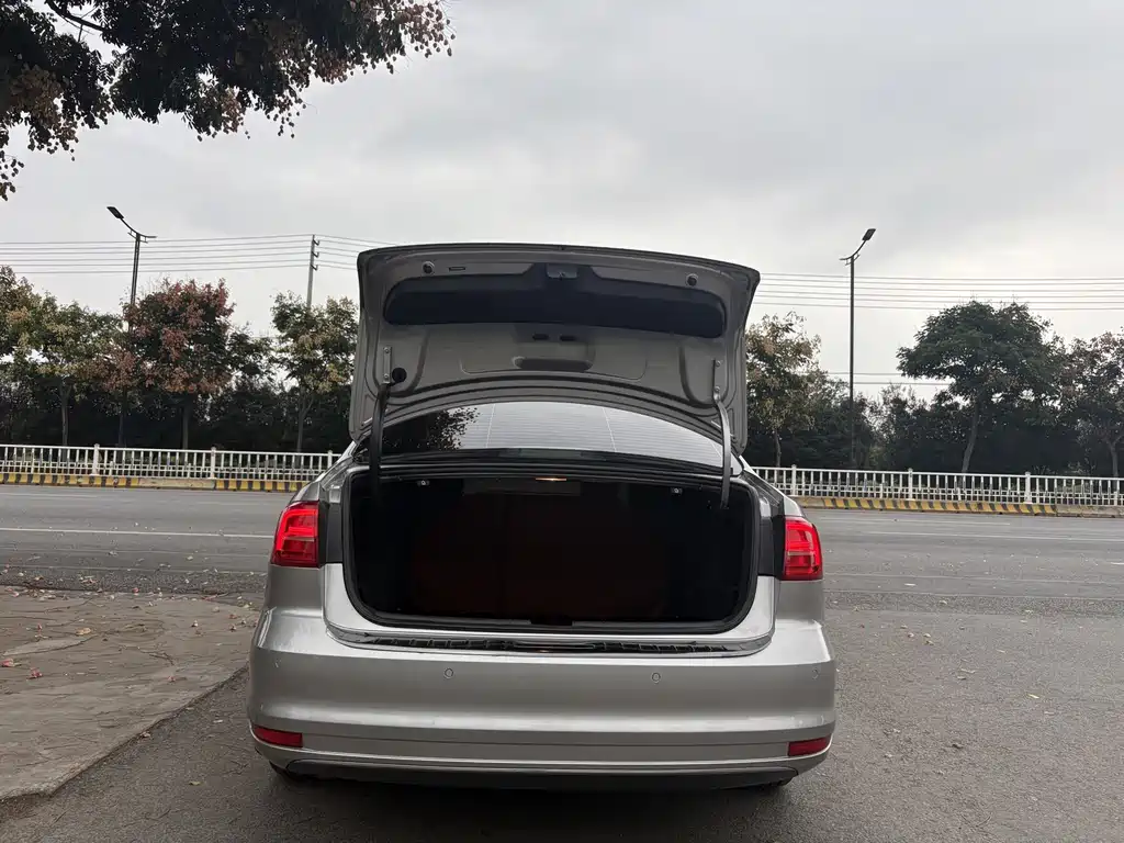Volkswagen Sagitar — миниатюра 14