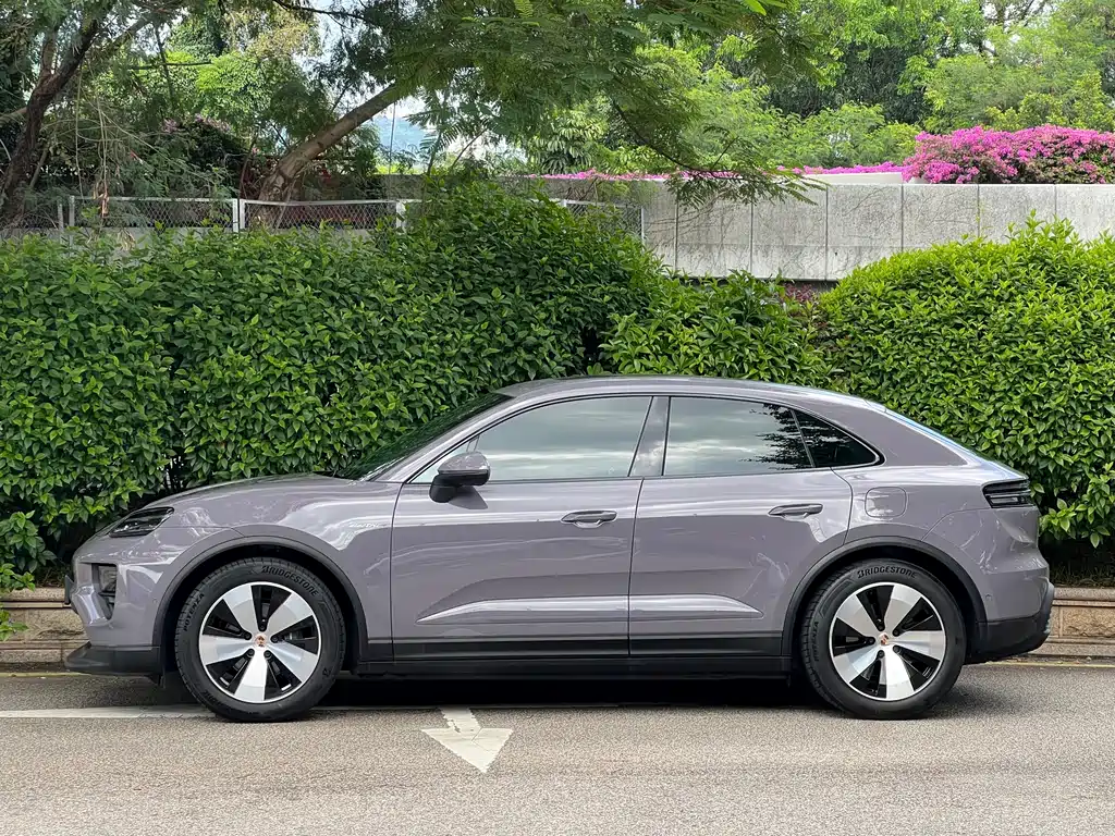 Porsche Macan EV — миниатюра 17