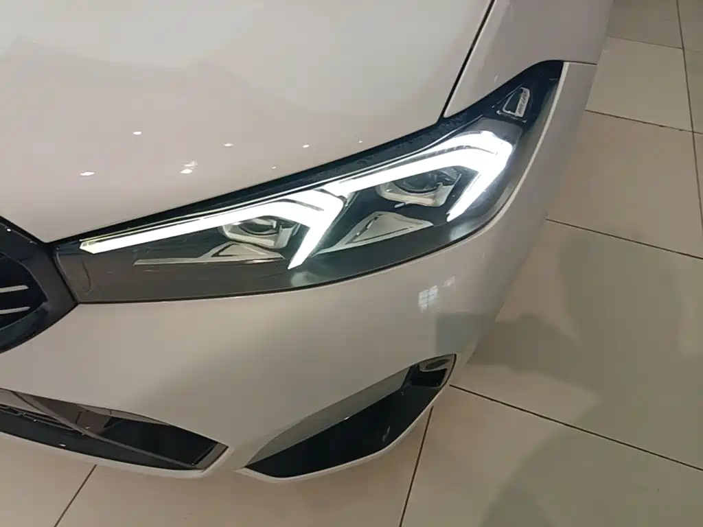 BMW 3 Series — миниатюра 24