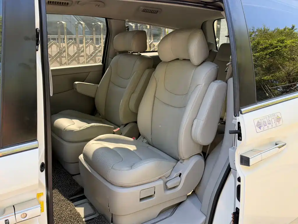 Luxgen 7 MPV 2.0T Elite type, фото 6