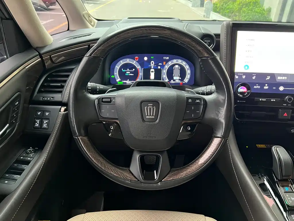 Toyota Vellfire — миниатюра 10