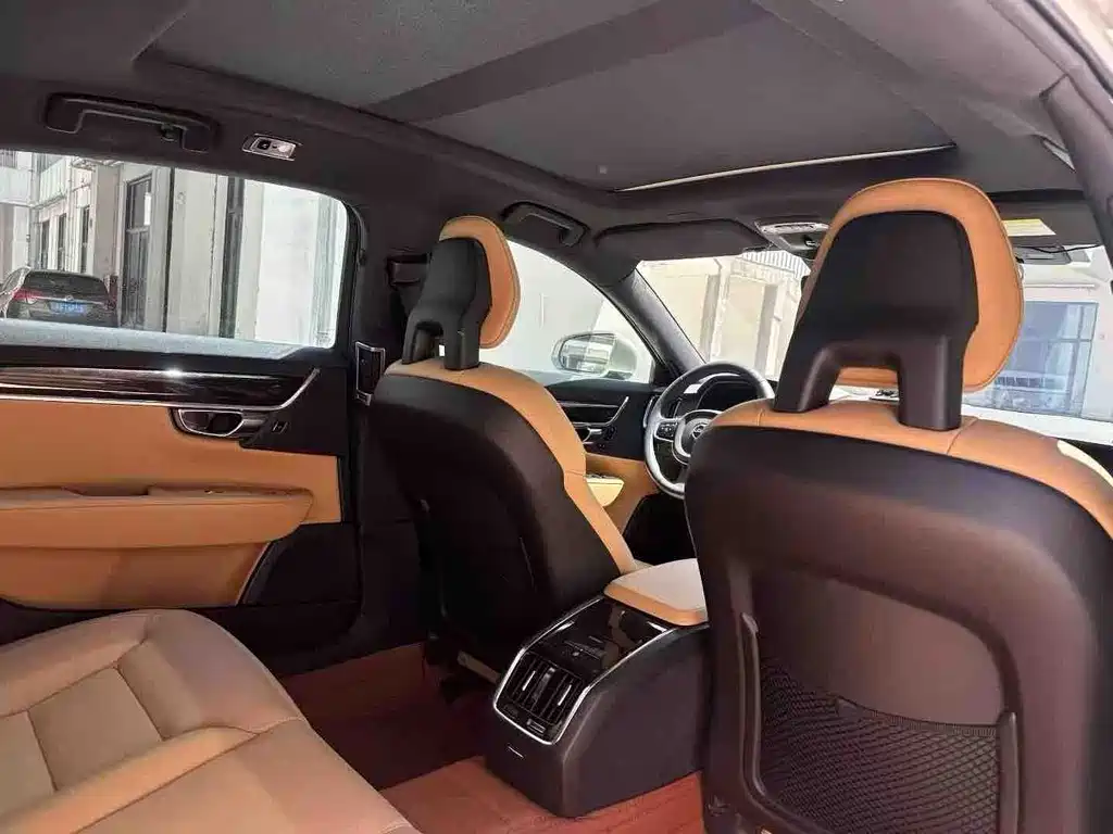 Volvo S90 — миниатюра 3