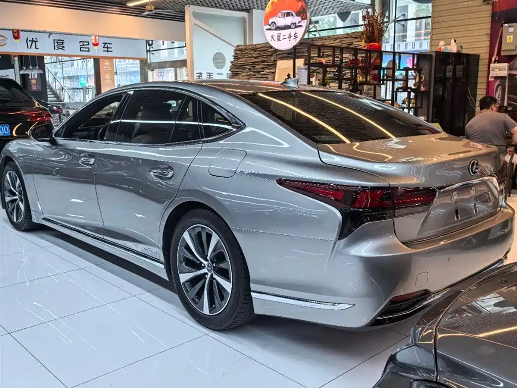 Lexus LS 2020 500h F SPORT V