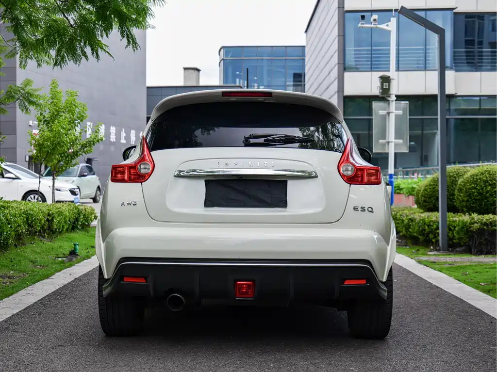 Infiniti ESQ — миниатюра 5