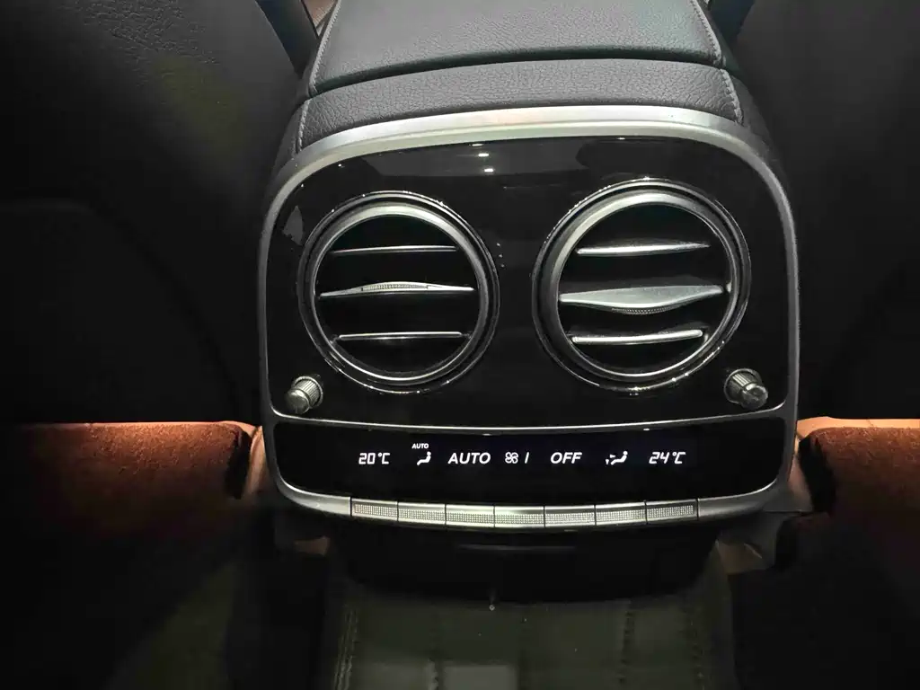 Mercedes-Benz S-Class — миниатюра 13