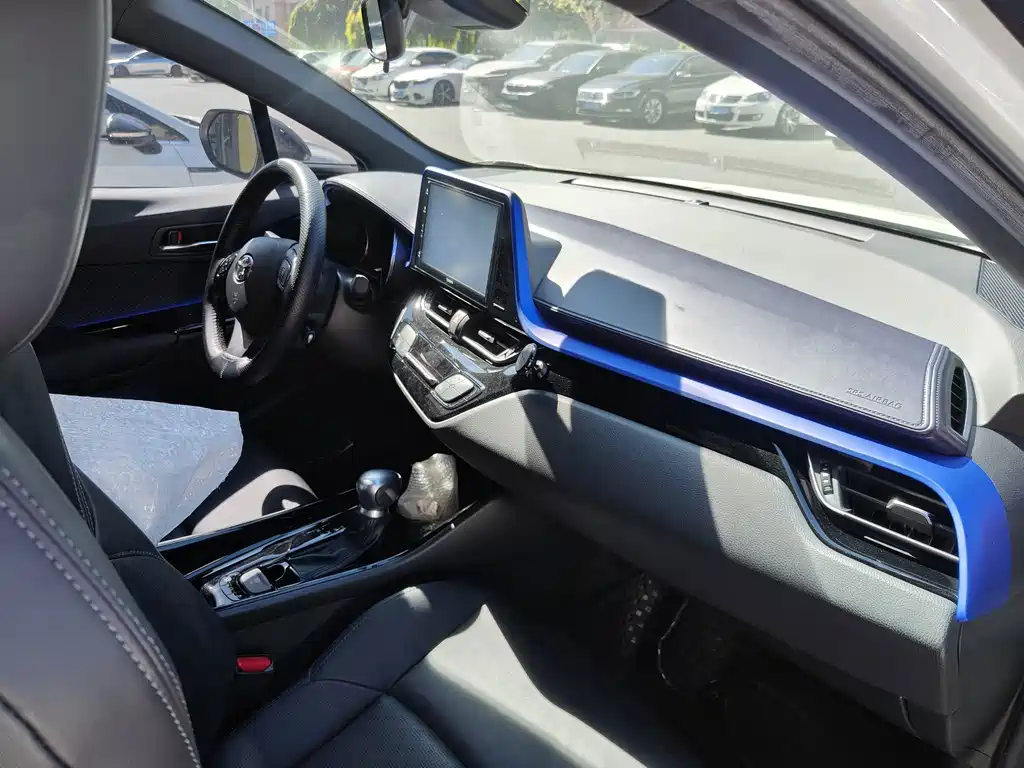 Toyota IZOA — миниатюра 8