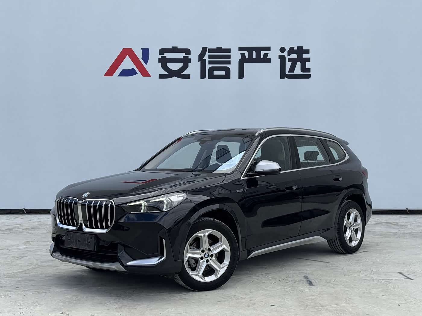 BMW X1 1.5 л 2023 г. Чёрный, пробег 33000 км